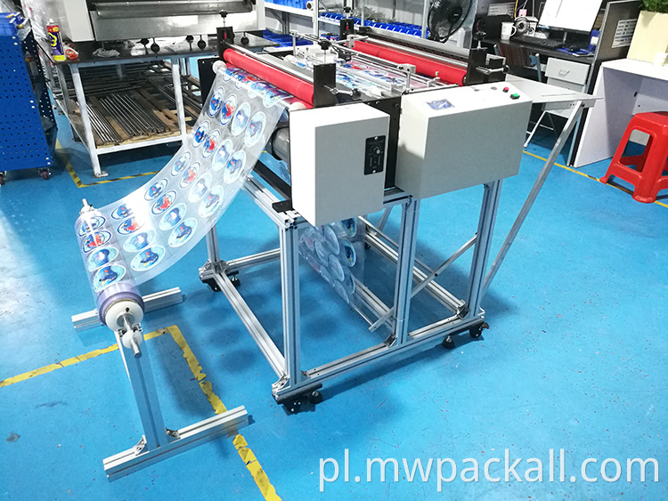 Automatyczna maszyna do cięcia papieru z włókniny typu spunbond z rolki na arkusz / Maszyna do cięcia papieru z włókniny z rolki na arkusz Mac